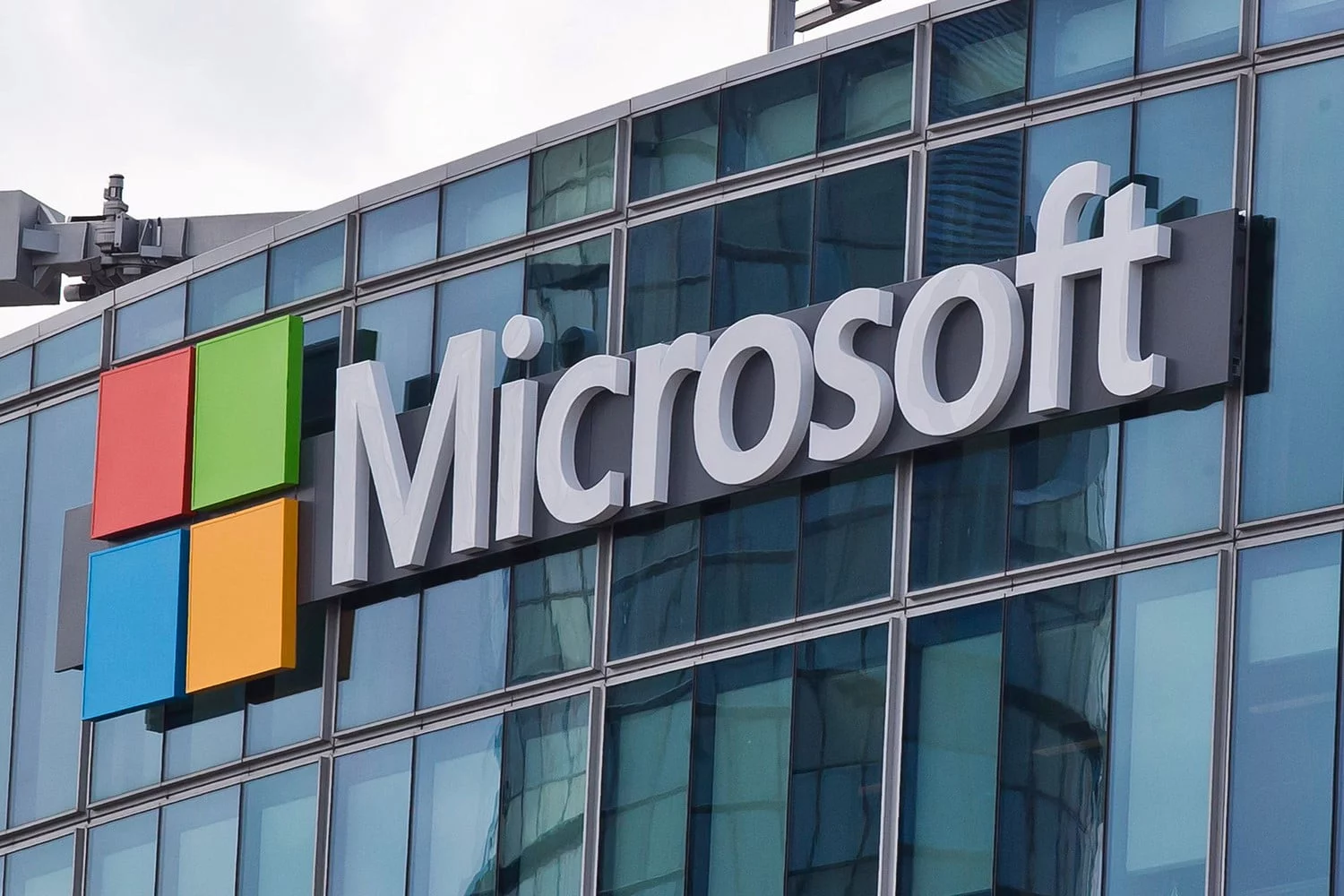 Microsoft, Çift Ekranlı Cihazlar için Patent Başvurusu Yaptı