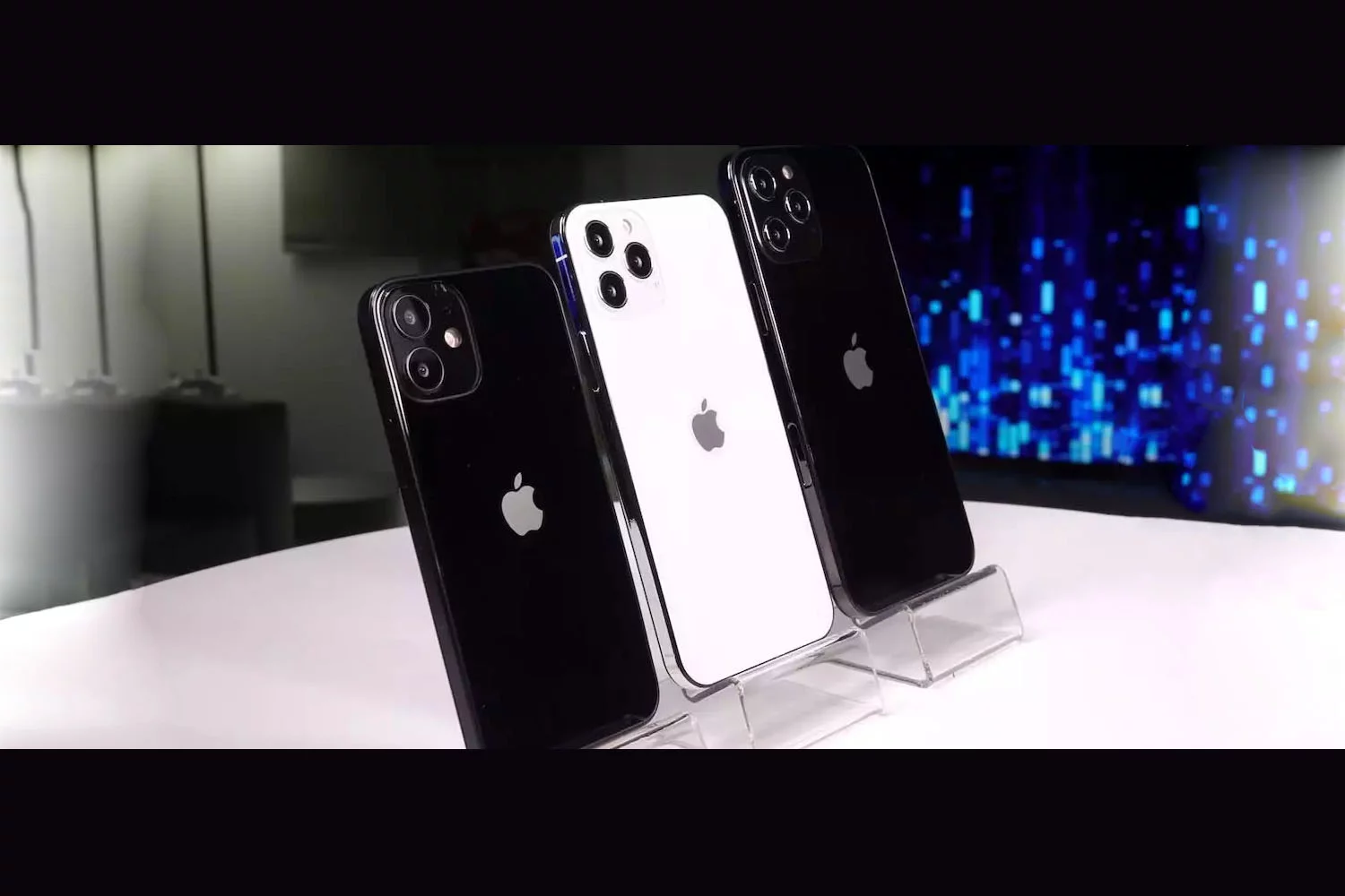 iPhone 12 Pro Max'in Boyutu Ortaya Çıktı!